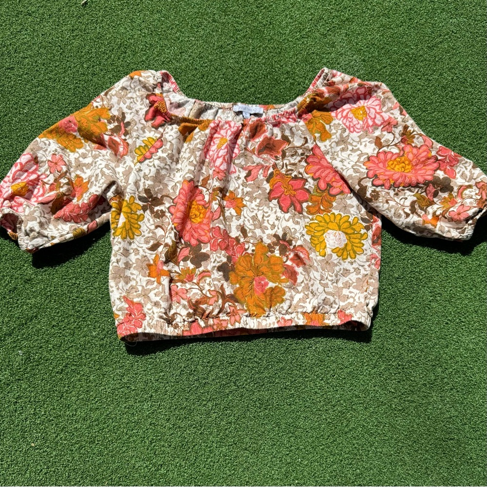 Single Thread Linen blend floral top,‎ EUC